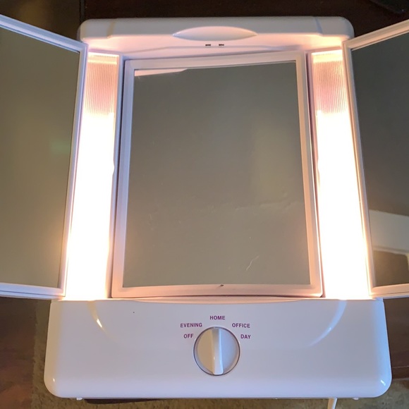 Light up Makeup mirror - Picture 5 of 6